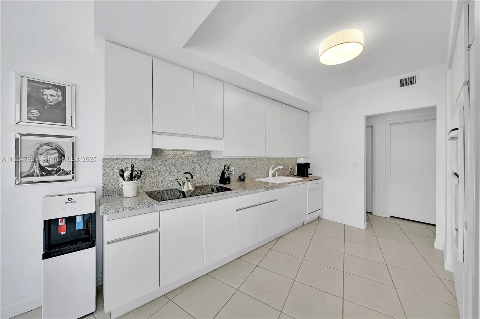 9601 Collins Ave, #809