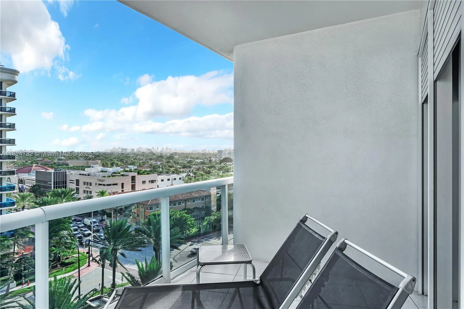 9601 Collins Ave, #809