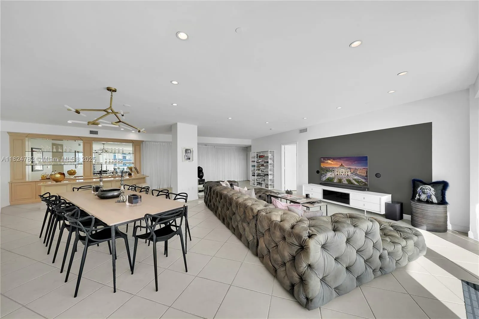 9601 Collins Ave, #809