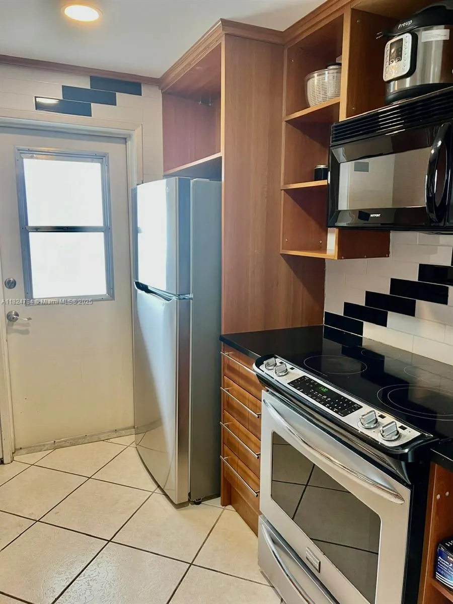 930 SE 9th Ave, #11