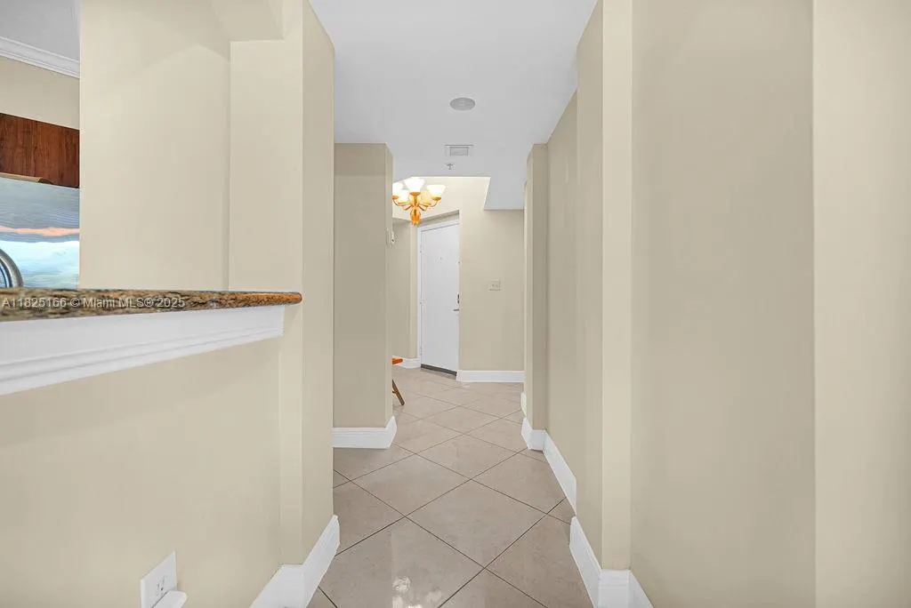 9201 Collins Ave, #225