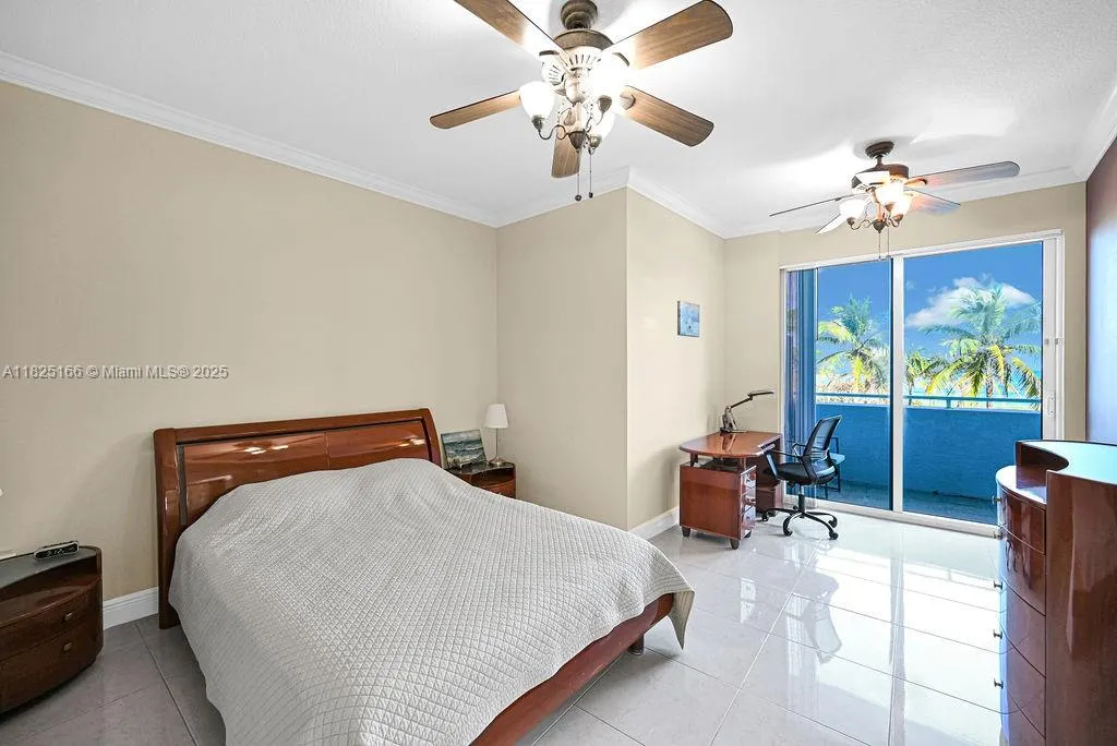 9201 Collins Ave, #225