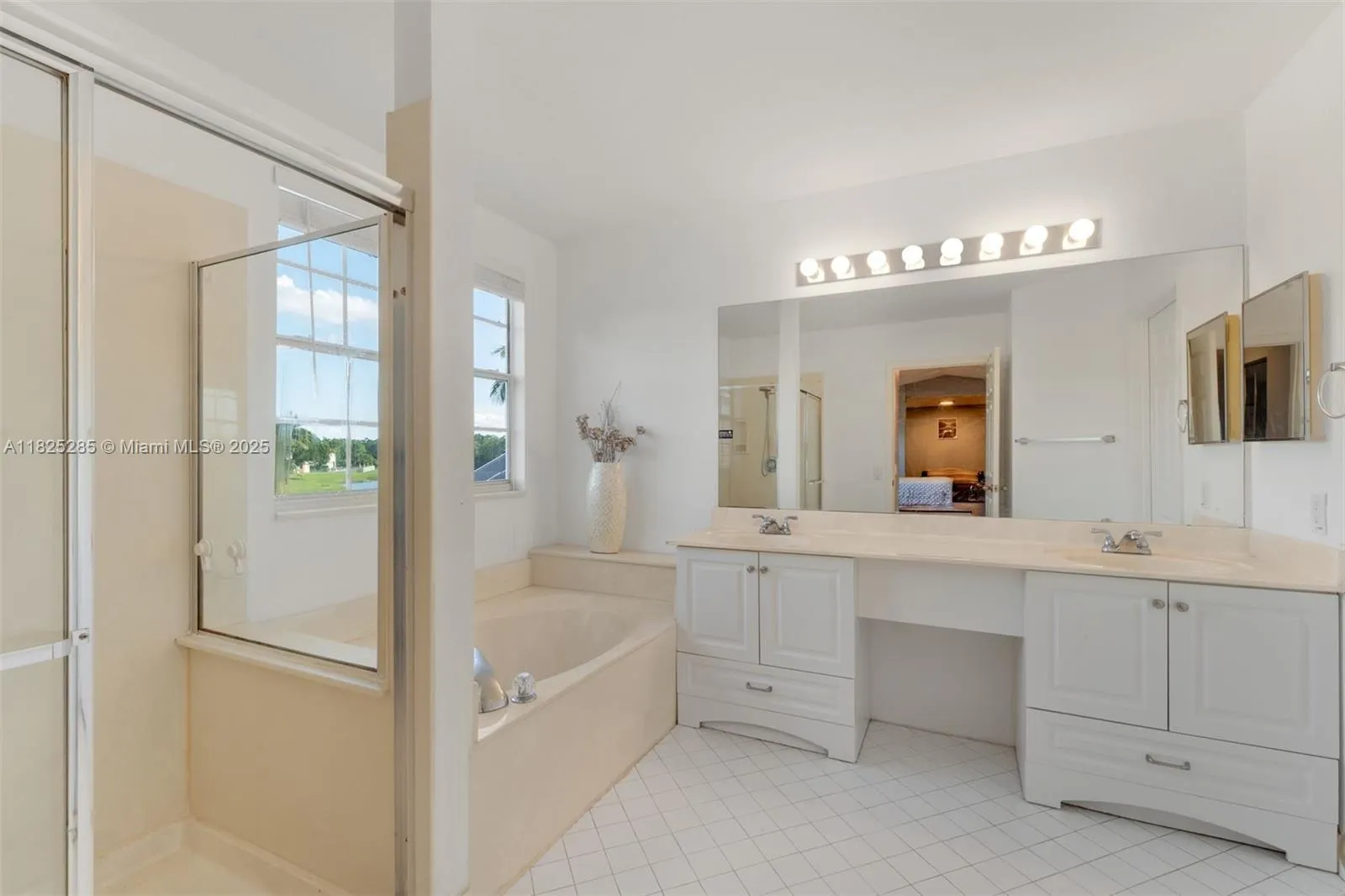 380 Cambridge Dr, #0