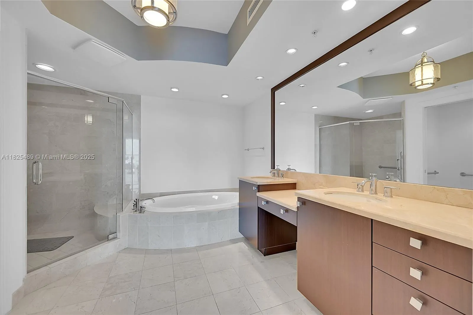1 N Ocean Blvd, #1211