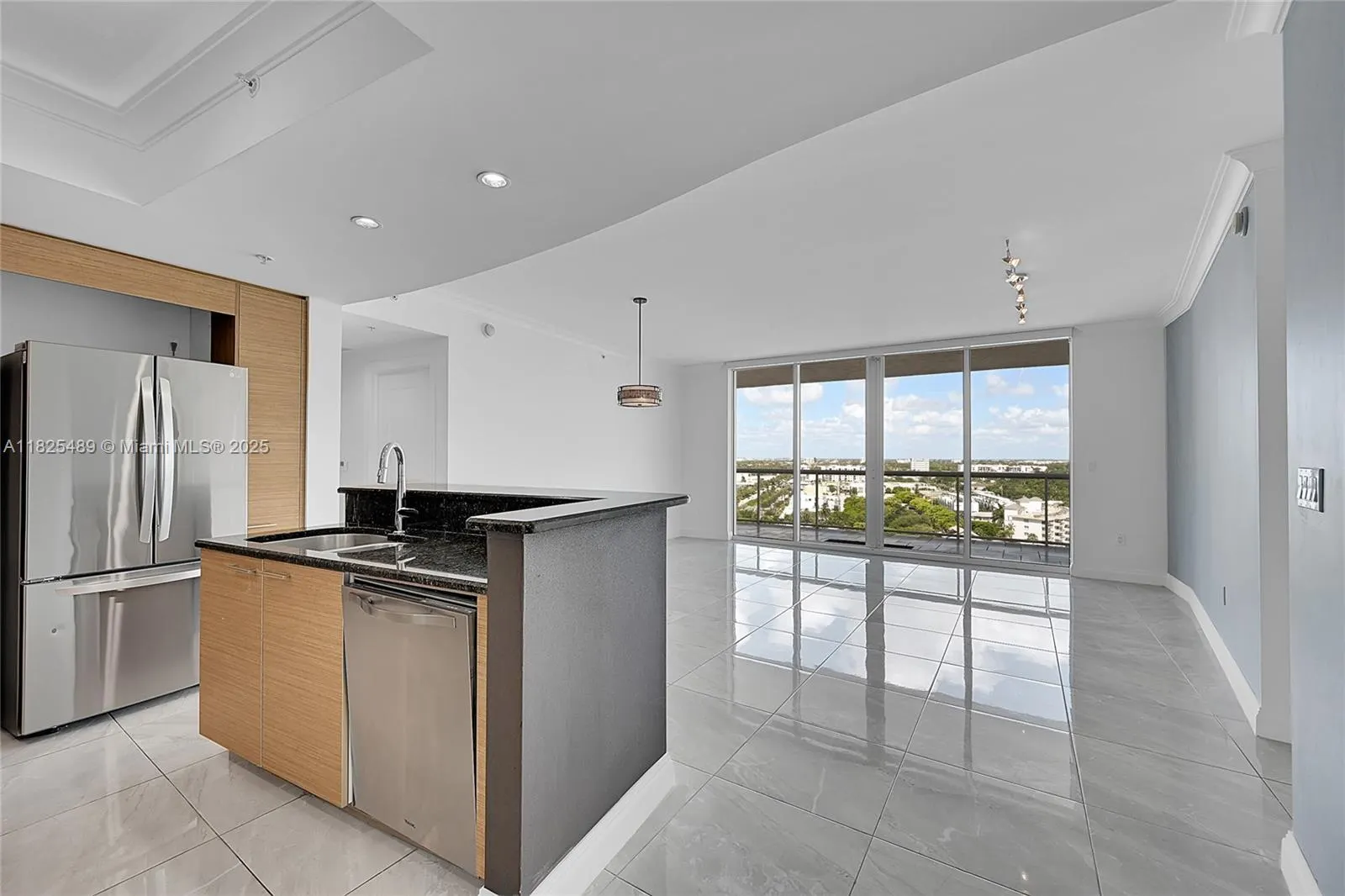 1 N Ocean Blvd, #1211