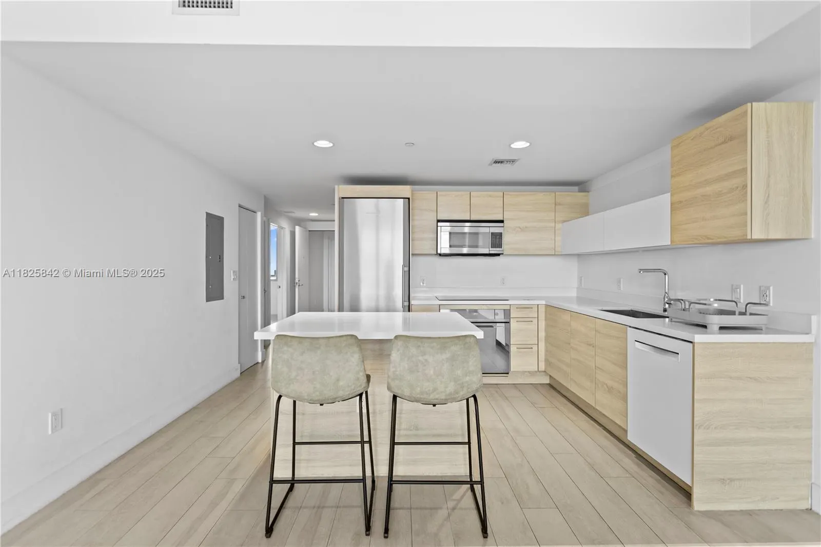16385 Biscayne Blvd, #1918