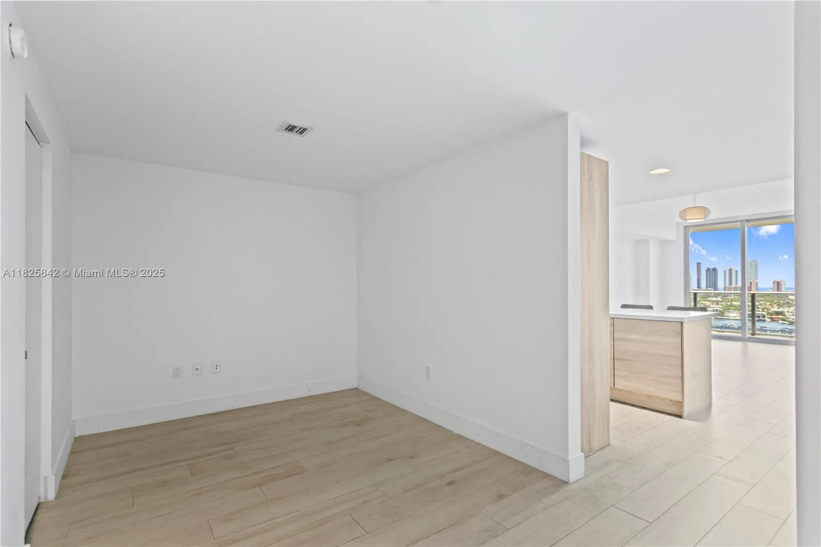 16385 Biscayne Blvd, #1918