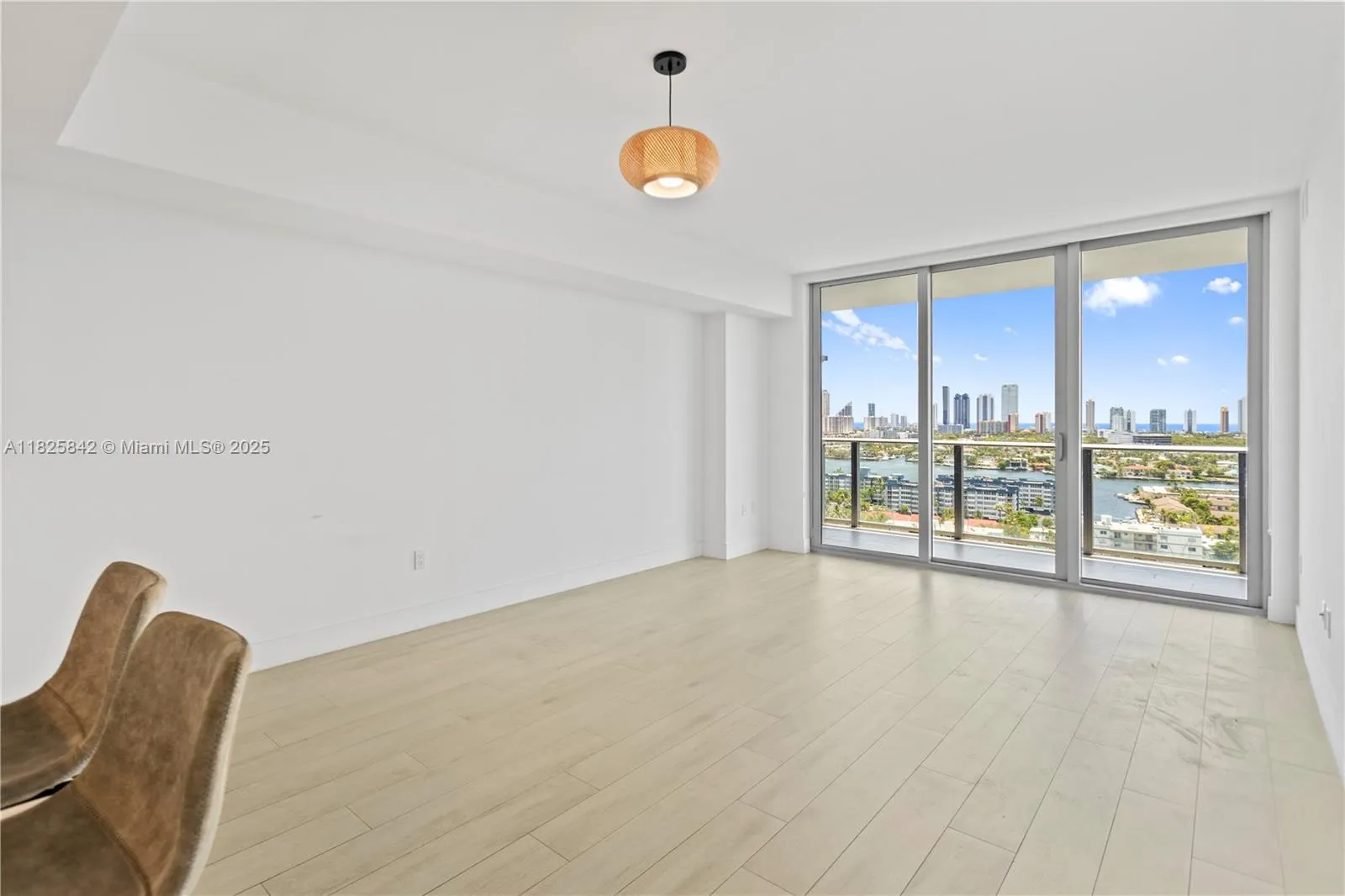 16385 Biscayne Blvd, #1918