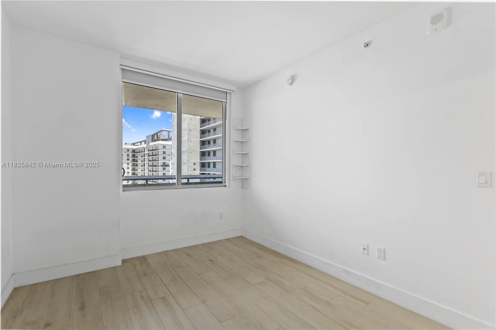 16385 Biscayne Blvd, #1918
