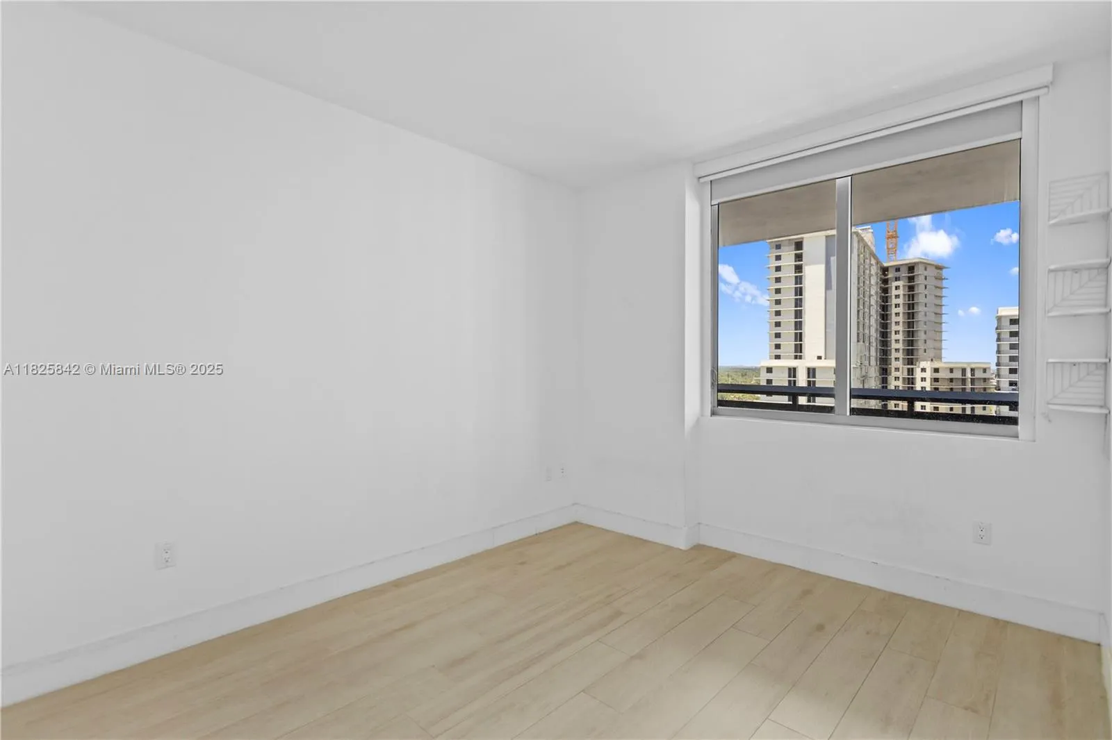 16385 Biscayne Blvd, #1918