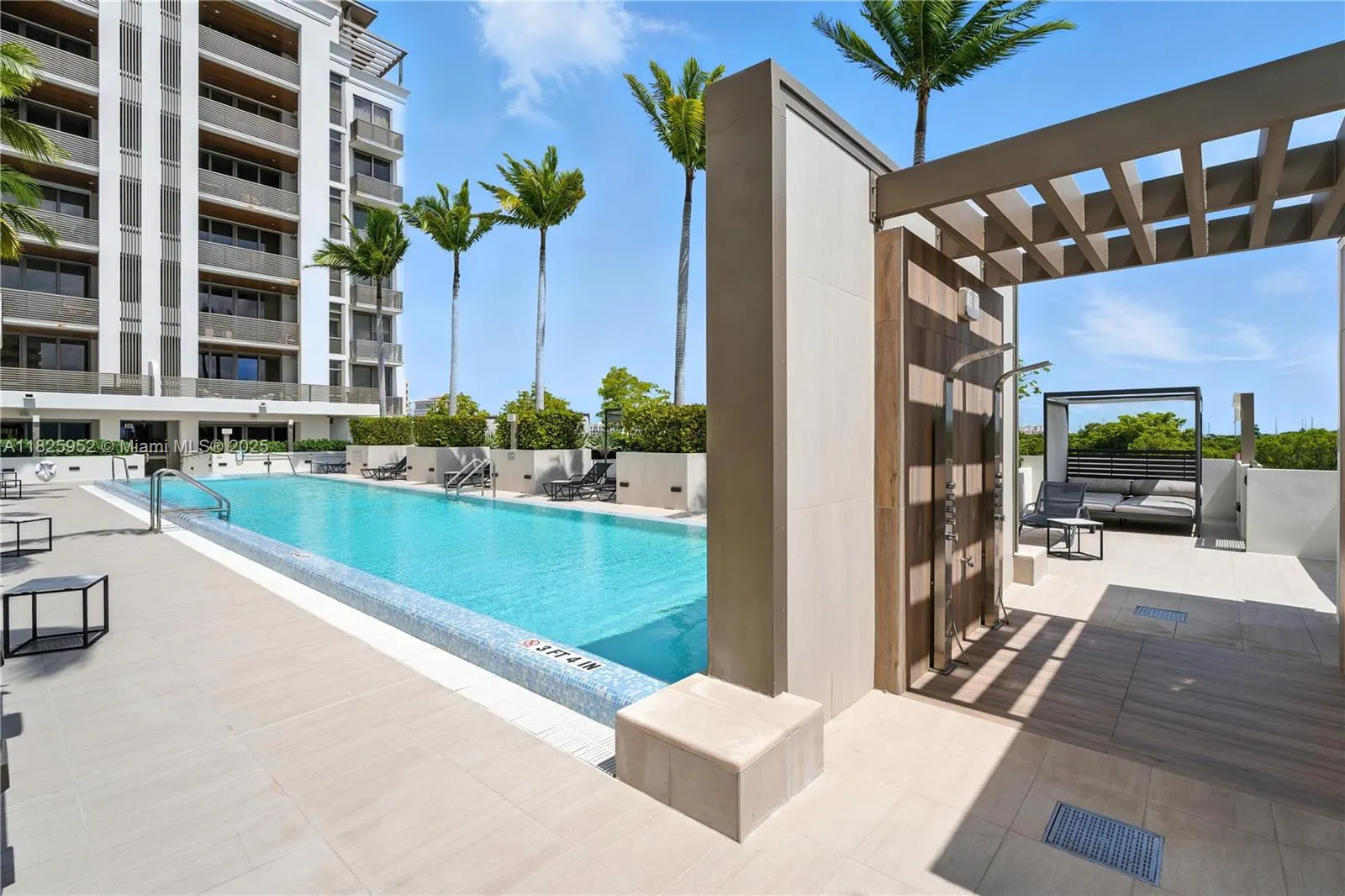 515 Valencia Ave, #301