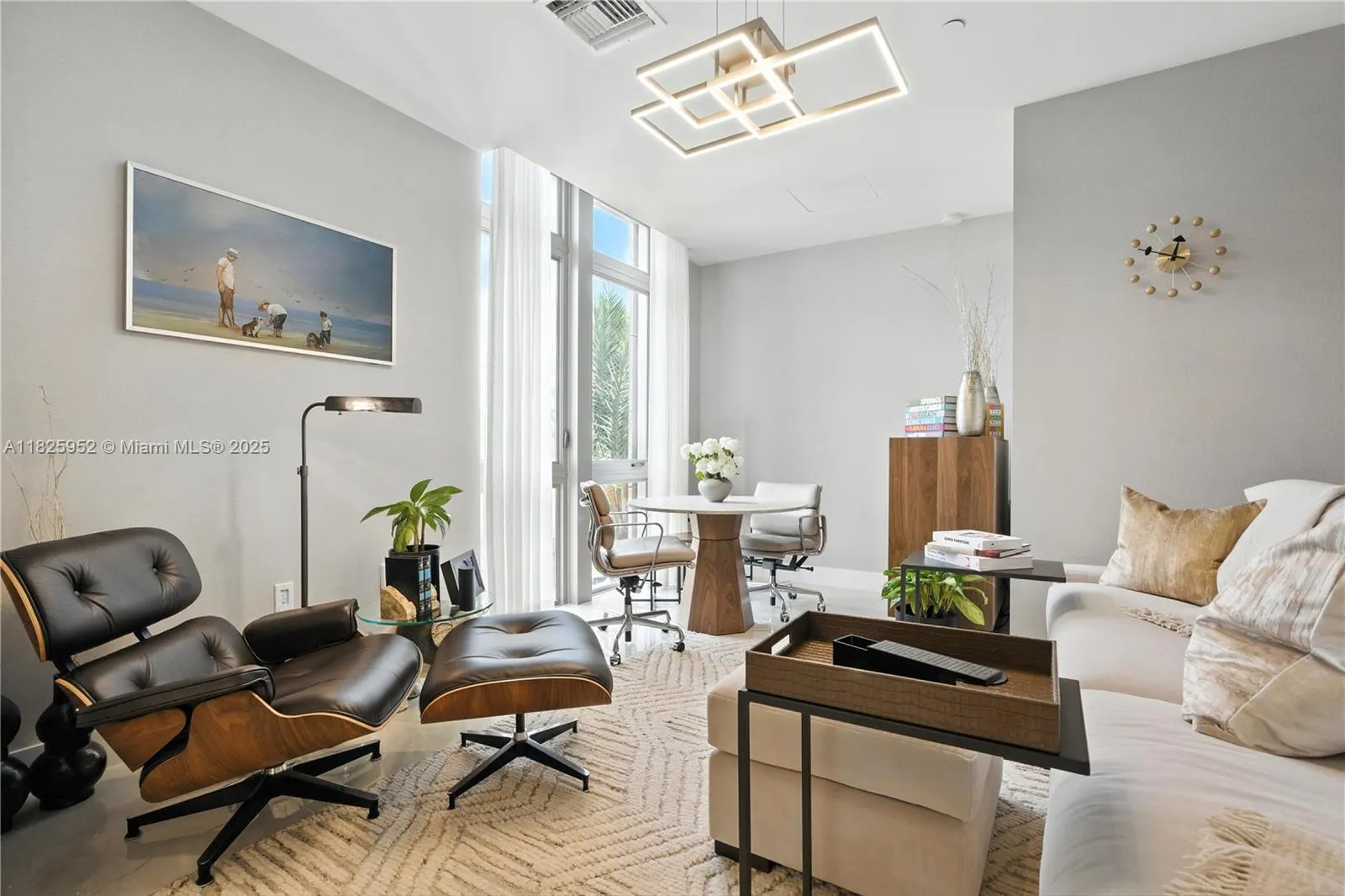 515 Valencia Ave, #301
