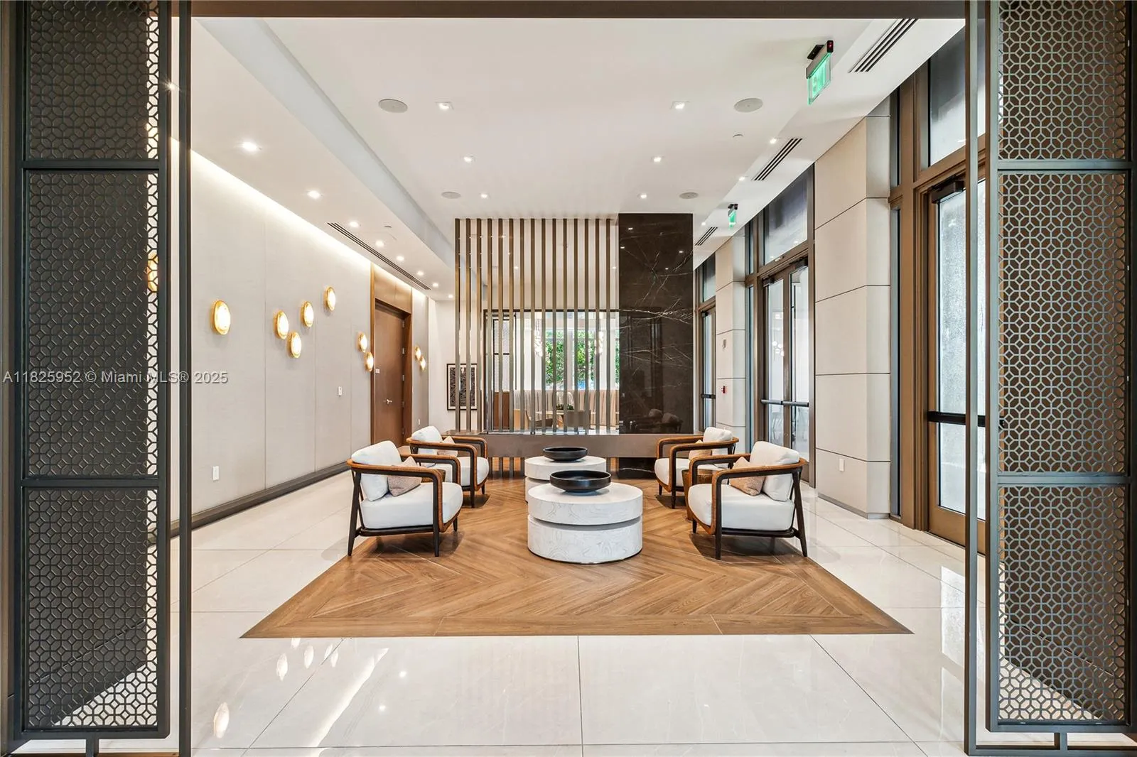 515 Valencia Ave, #301