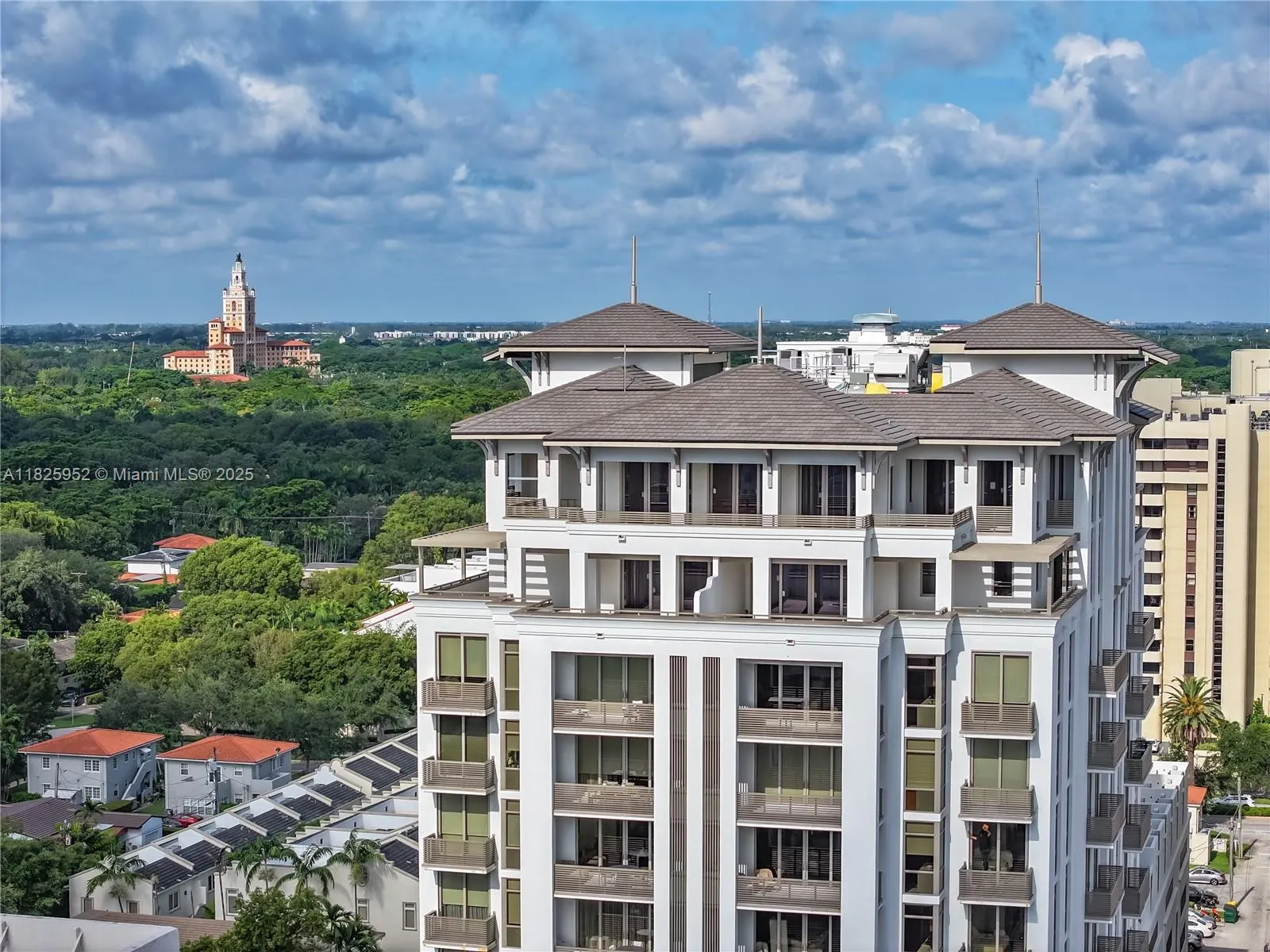 515 Valencia Ave, #301