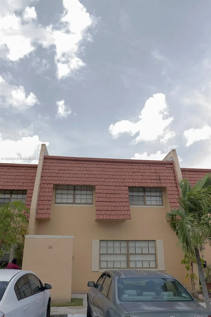 35 Pleasant Hill Ln