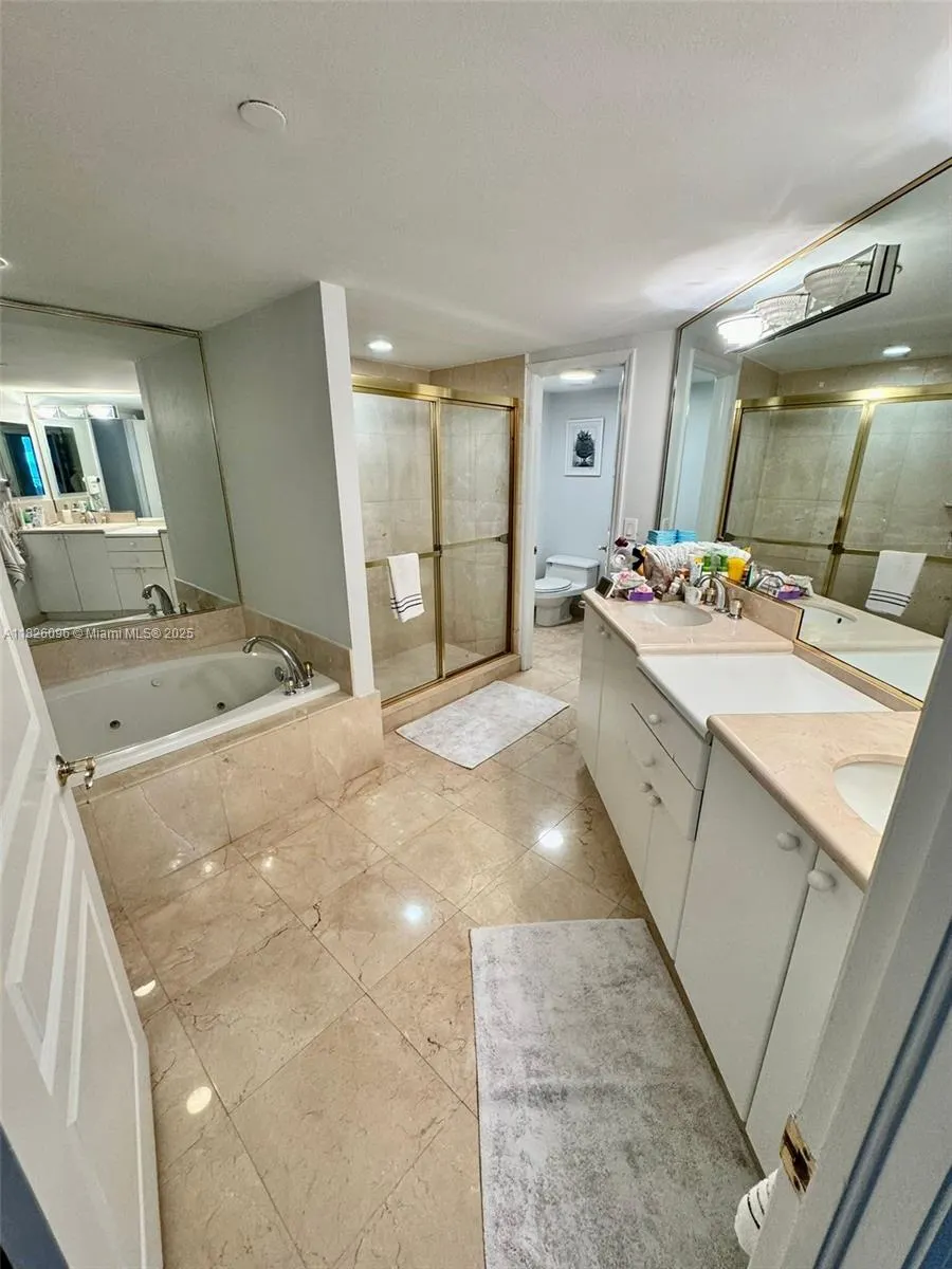 8925 Collins Ave, #9G