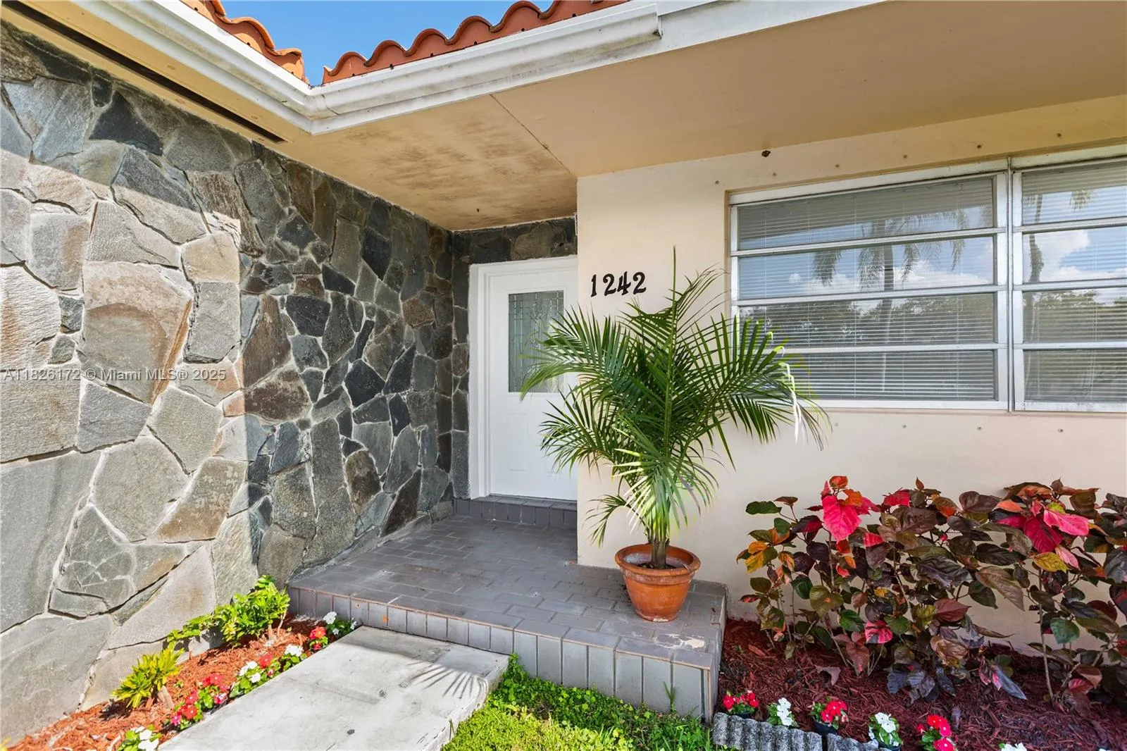 1242 Sevilla Ave