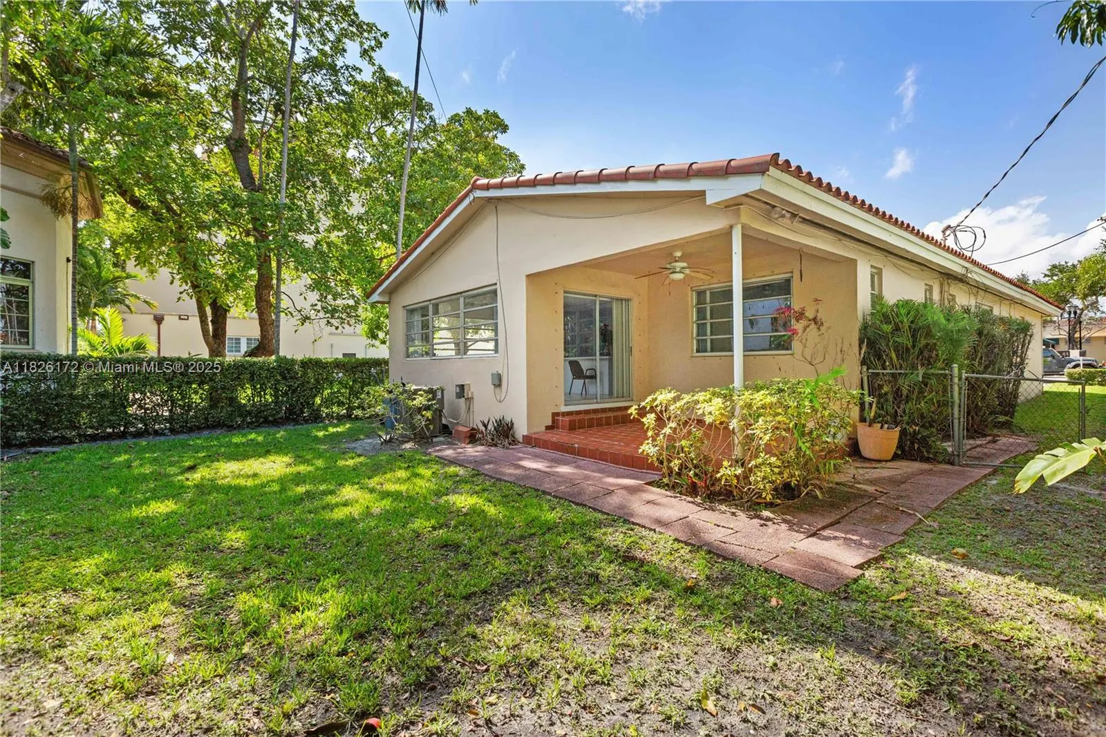 1242 Sevilla Ave