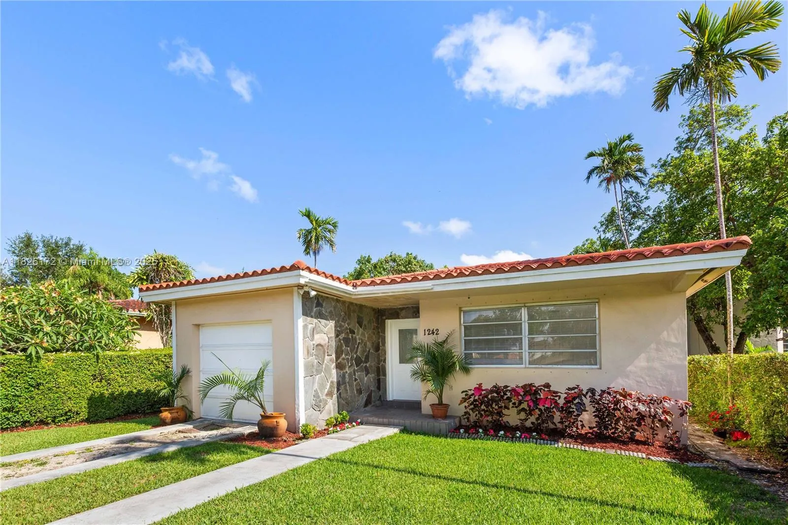 1242 Sevilla Ave