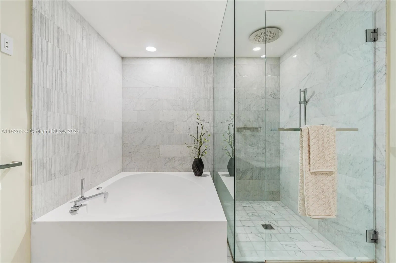 10203 Collins Ave, #1603