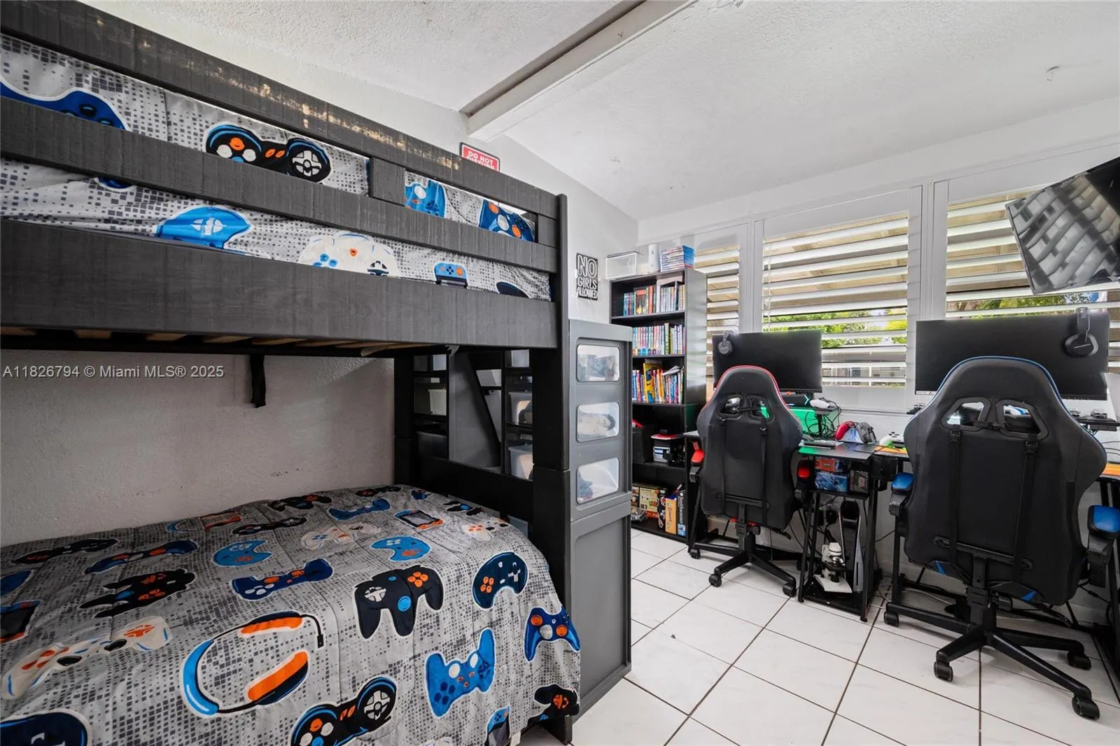 1624 NE 48th Ct