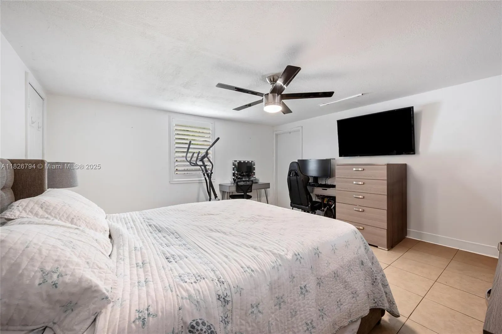 1624 NE 48th Ct
