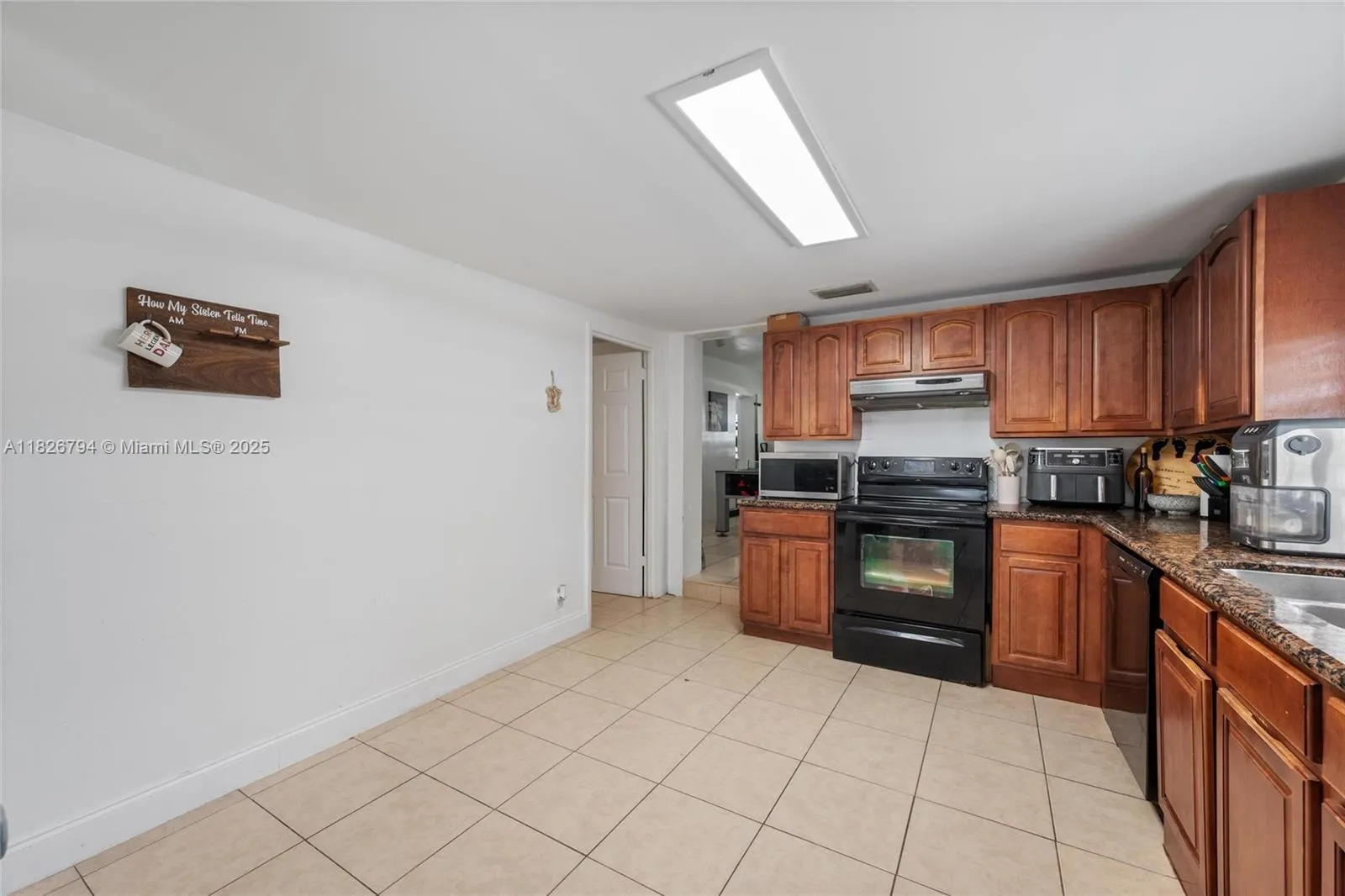1624 NE 48th Ct