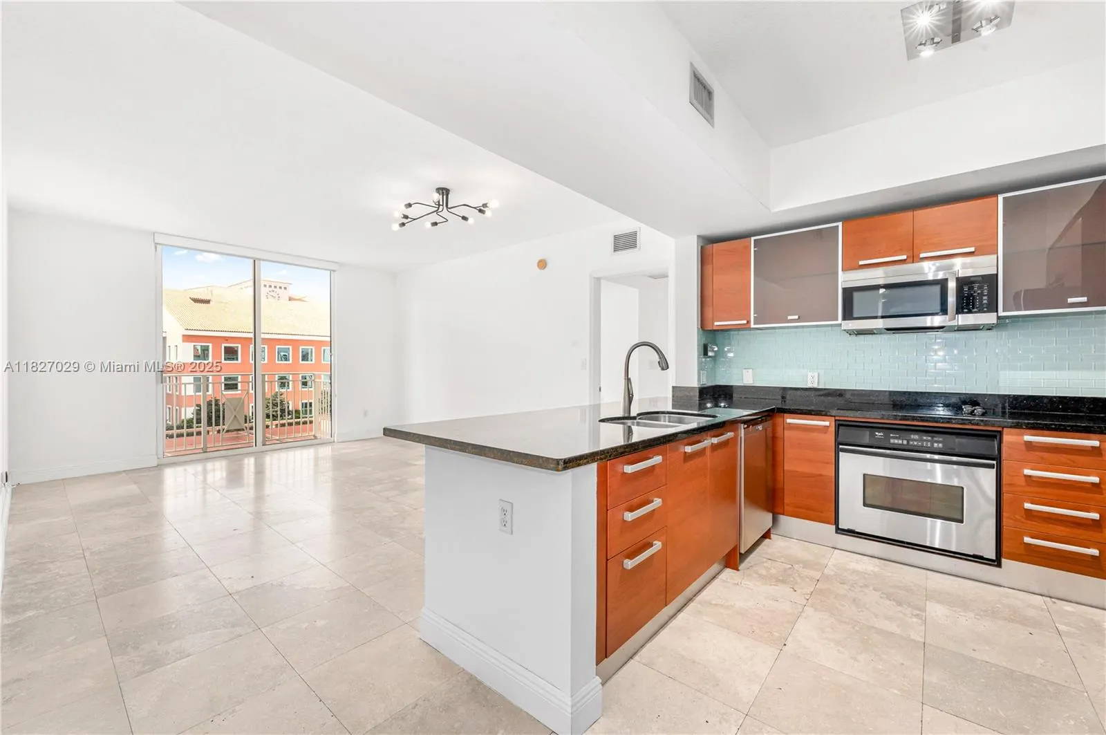 2030 S Douglas Rd, #807