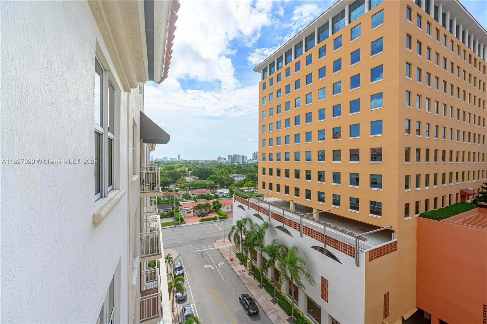 2030 S Douglas Rd, #807