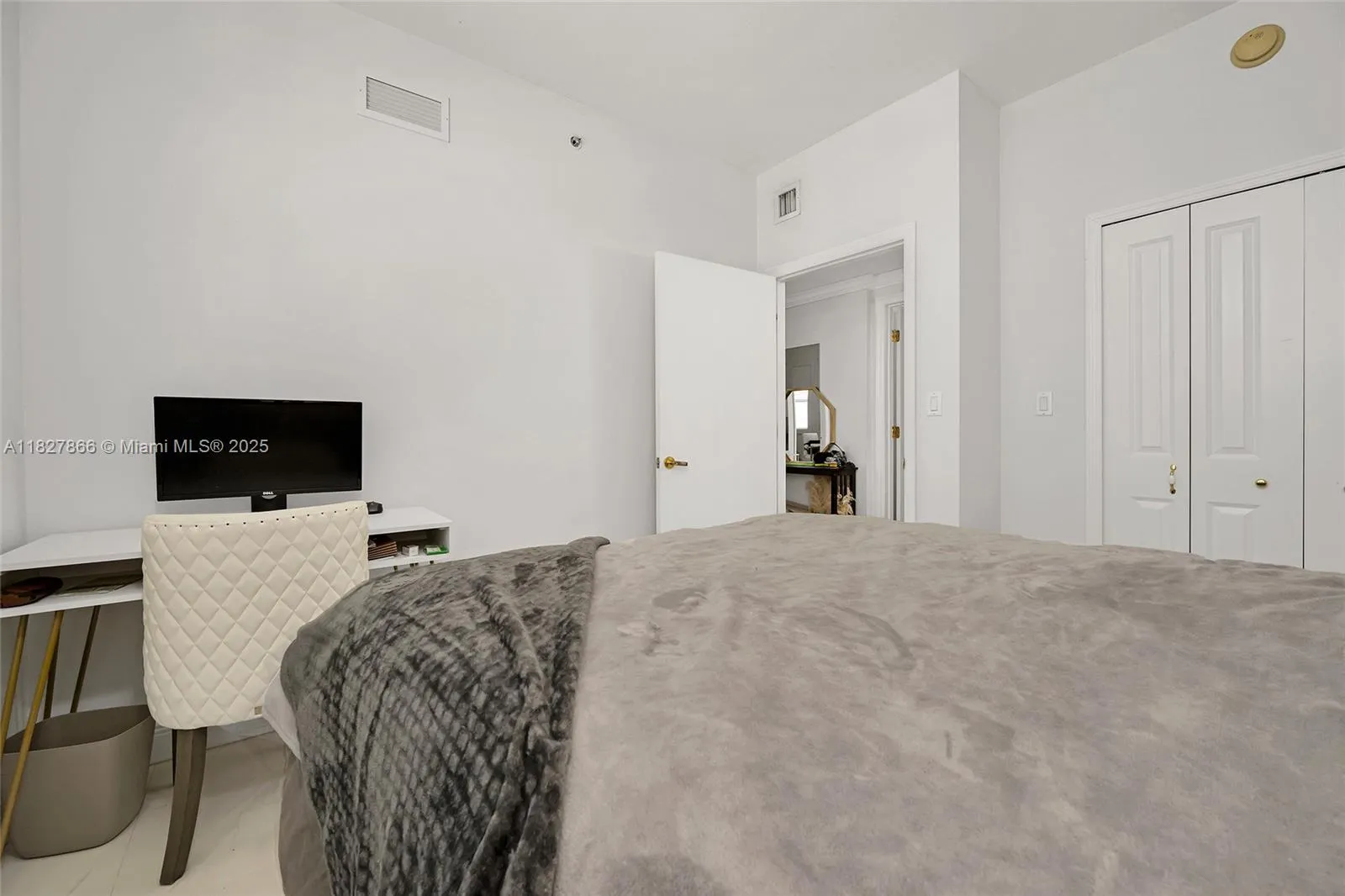 4100 Salzedo St, #515