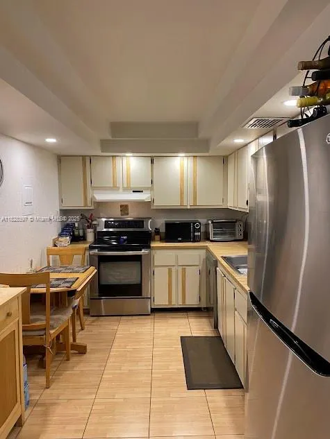 525 N Ocean Blvd, #1017