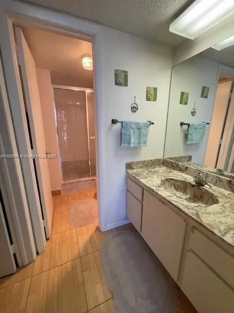 525 N Ocean Blvd, #1017