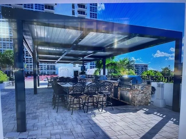 525 N Ocean Blvd, #1017