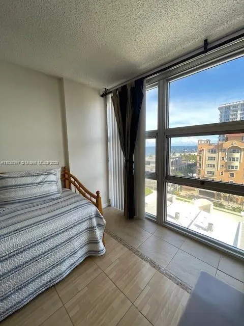 525 N Ocean Blvd, #1017