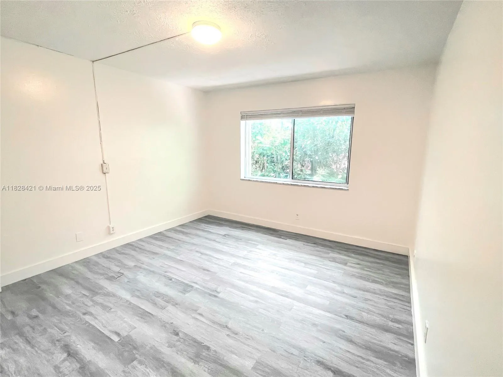 1250 Miami Rd, #2