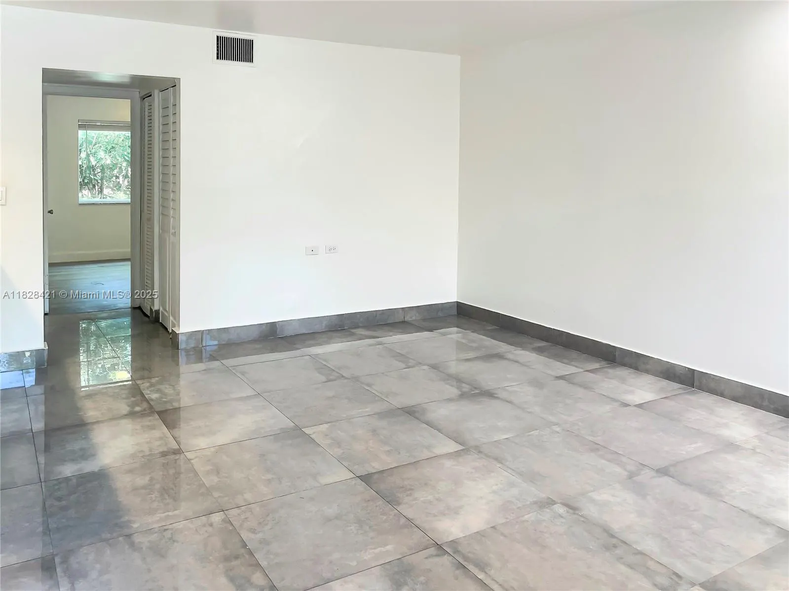 1250 Miami Rd, #2