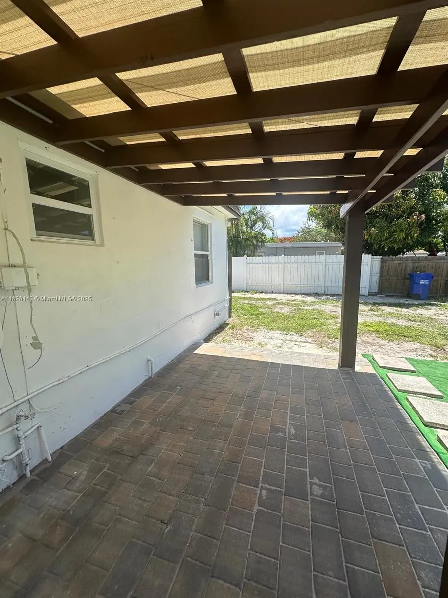 1754 NE 48th Ct