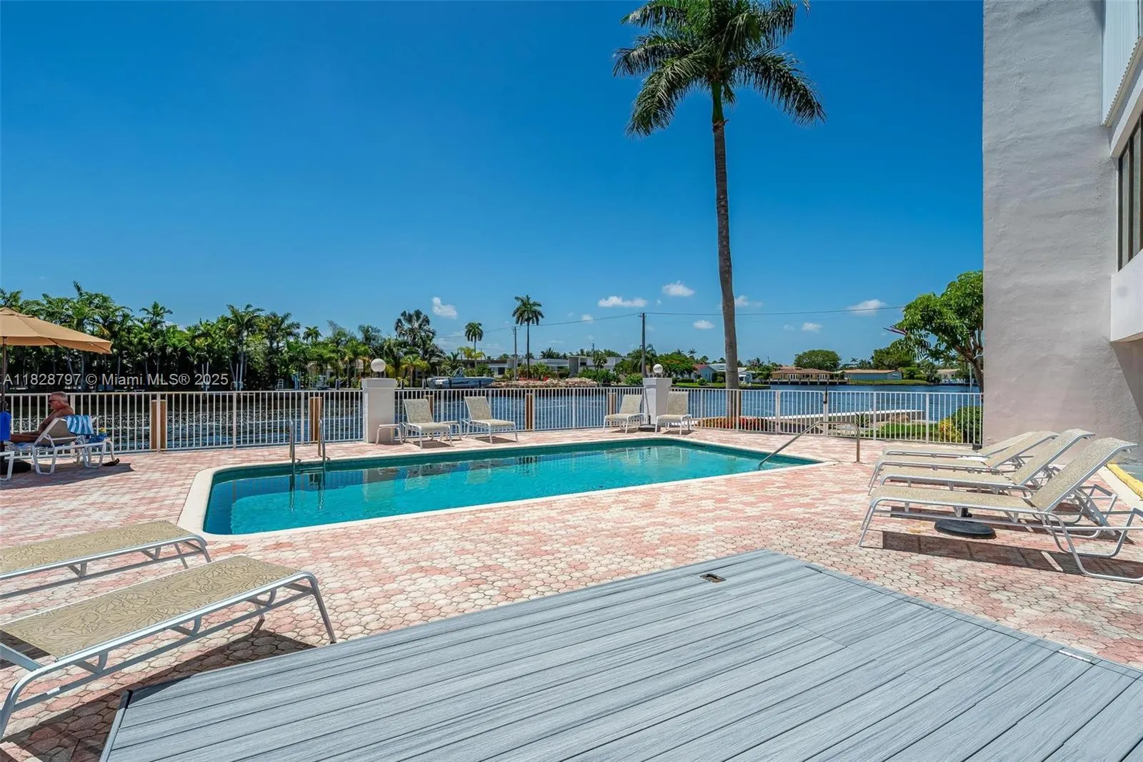 1839 Middle River Dr, #501