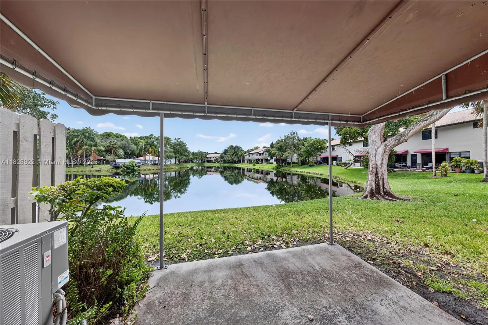 9086 Vineyard Lake Dr