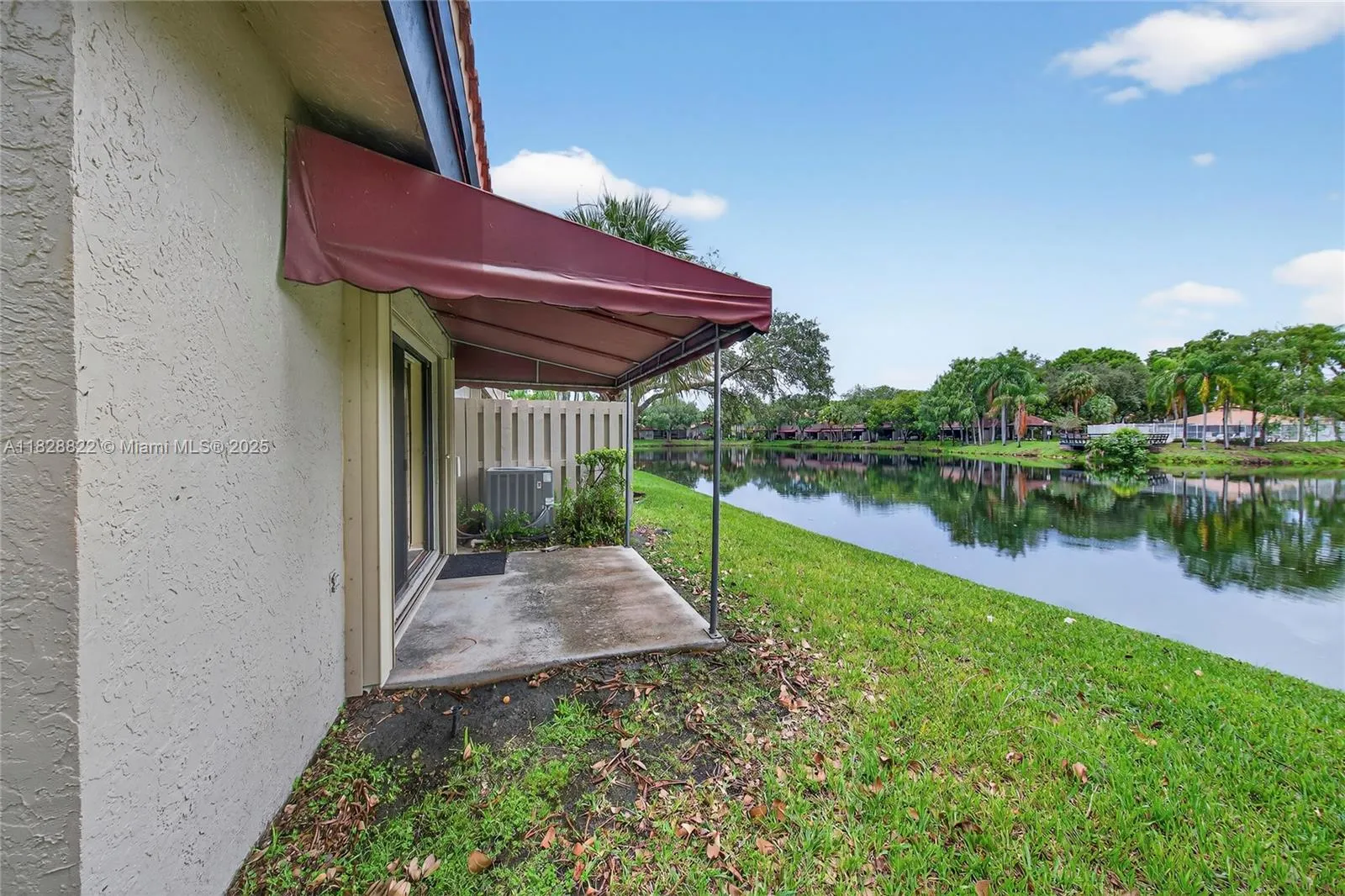 9086 Vineyard Lake Dr