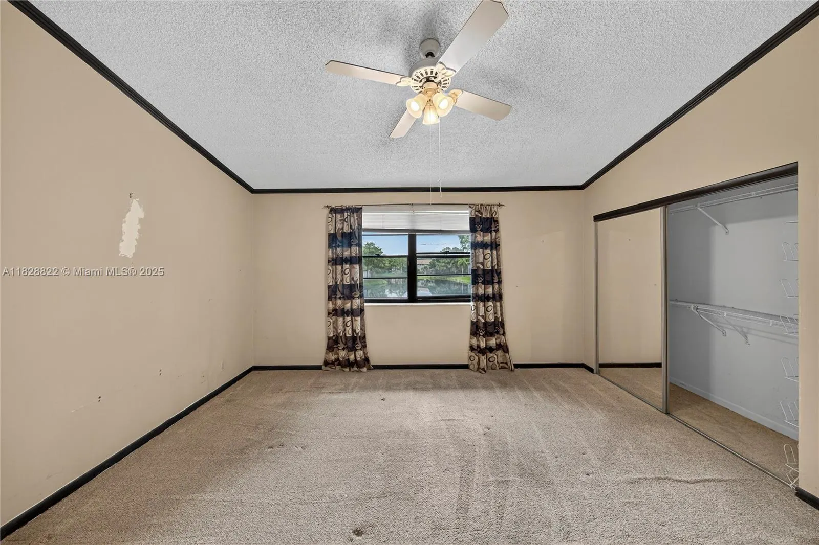 9086 Vineyard Lake Dr