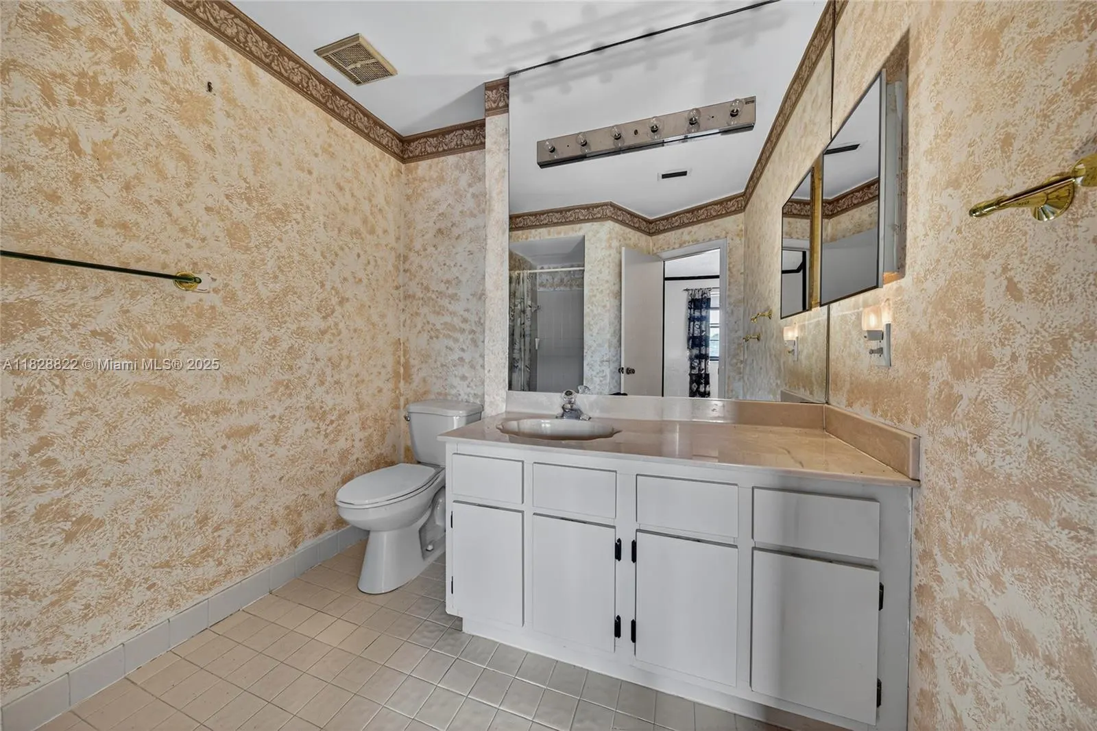 9086 Vineyard Lake Dr
