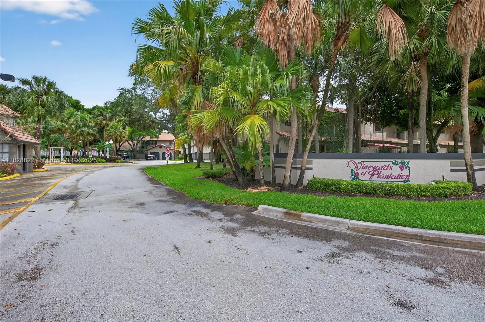 9086 Vineyard Lake Dr