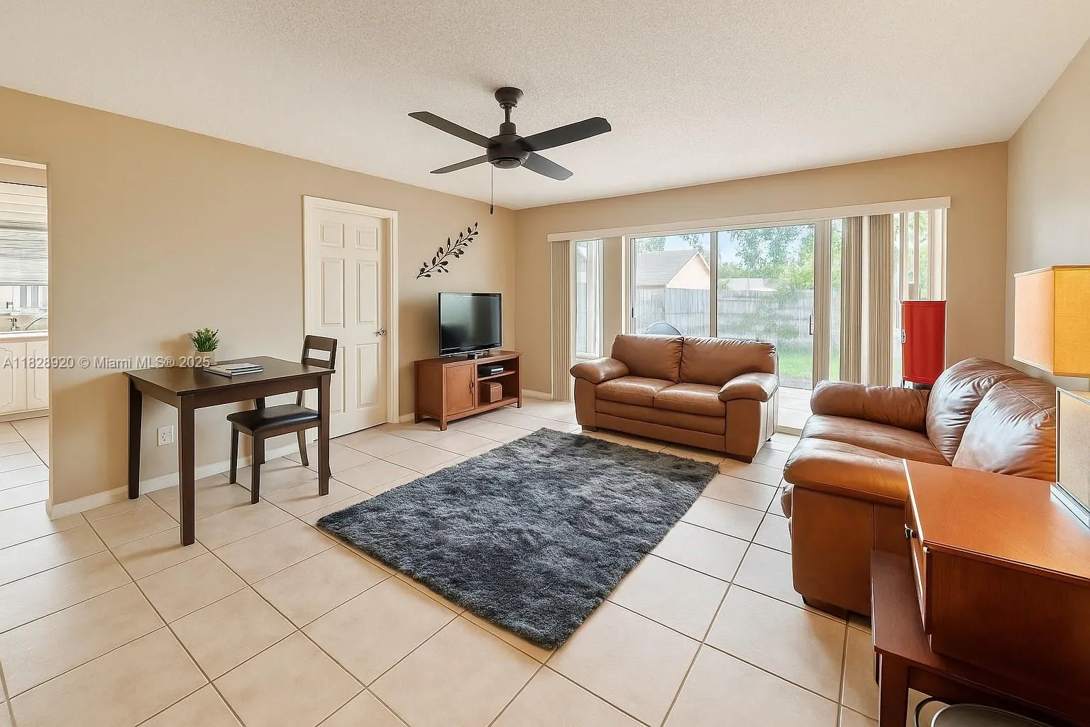 7523 W Sunrise Blvd, #B2