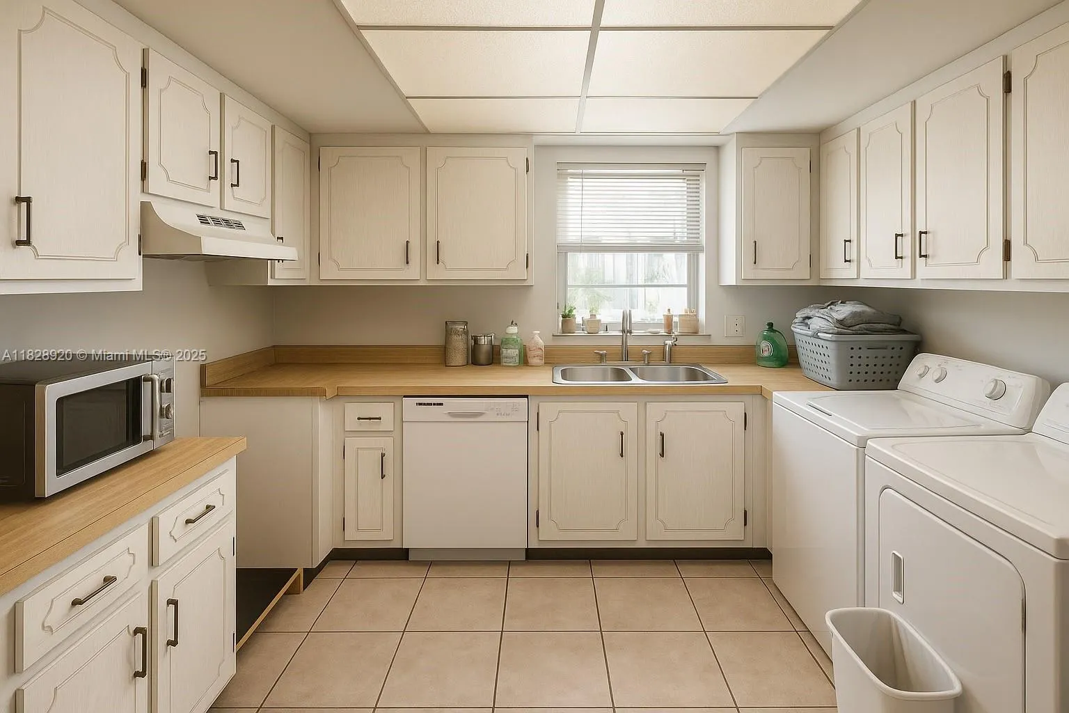 7523 W Sunrise Blvd, #B2
