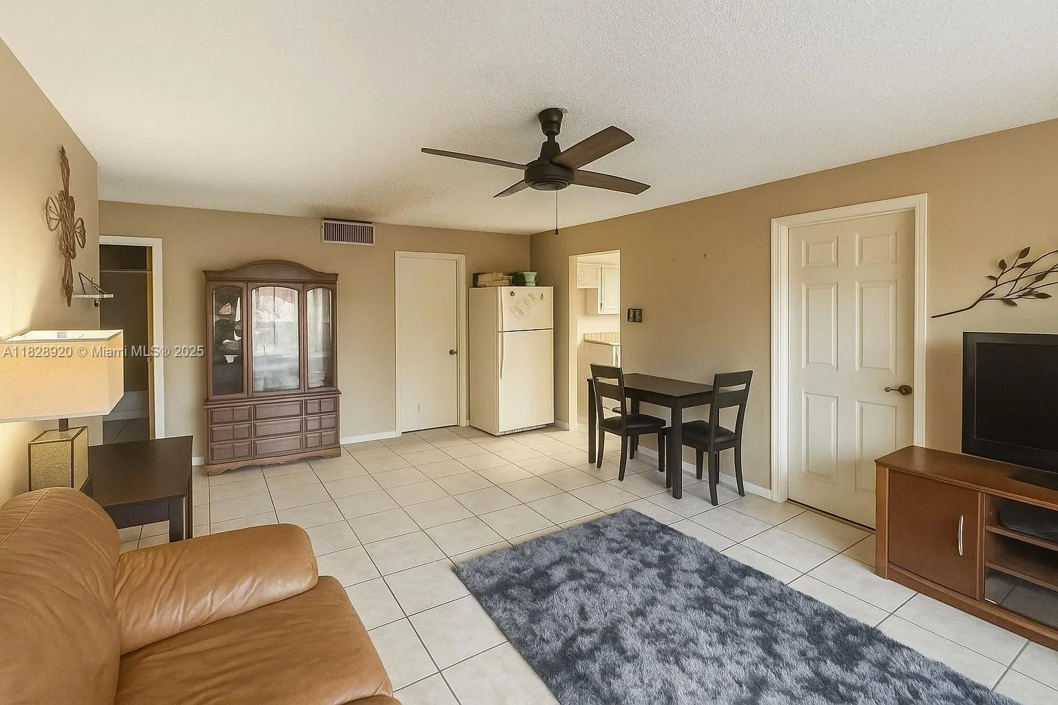 7523 W Sunrise Blvd, #B2