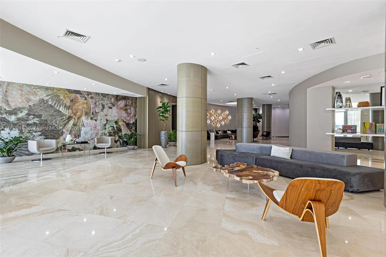 10275 Collins Ave, #1035