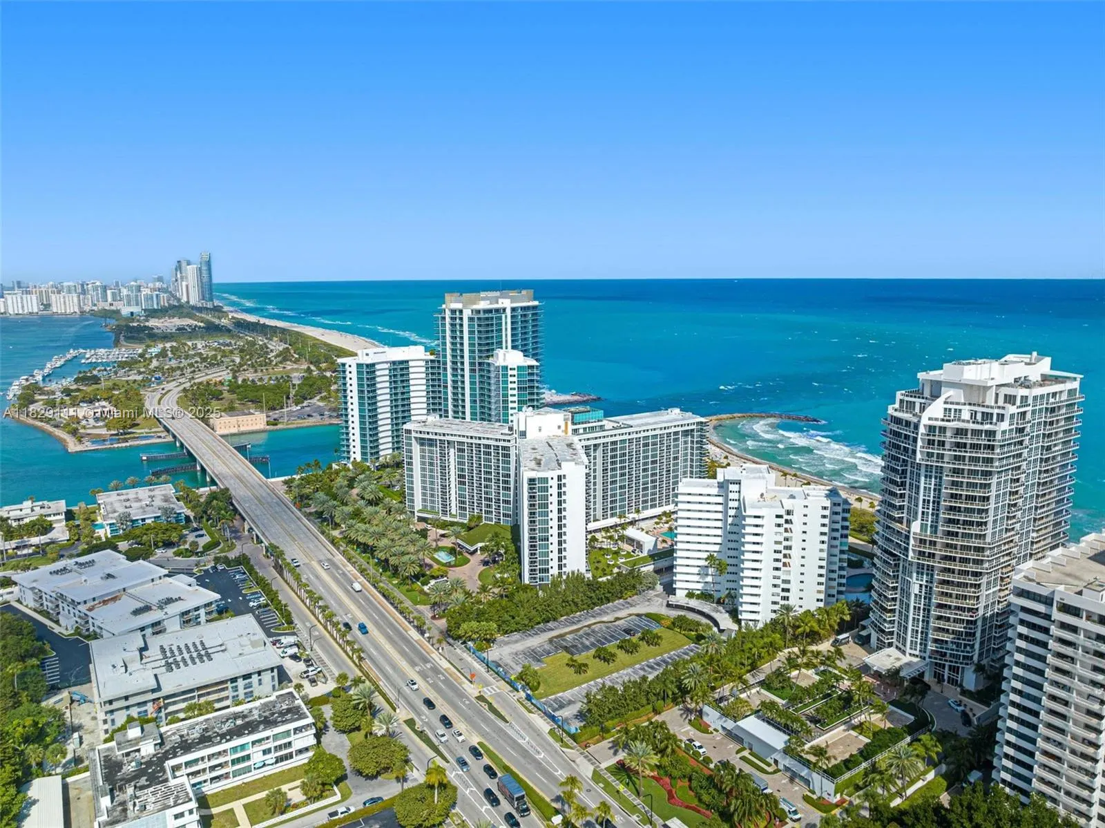 10275 Collins Ave, #1035