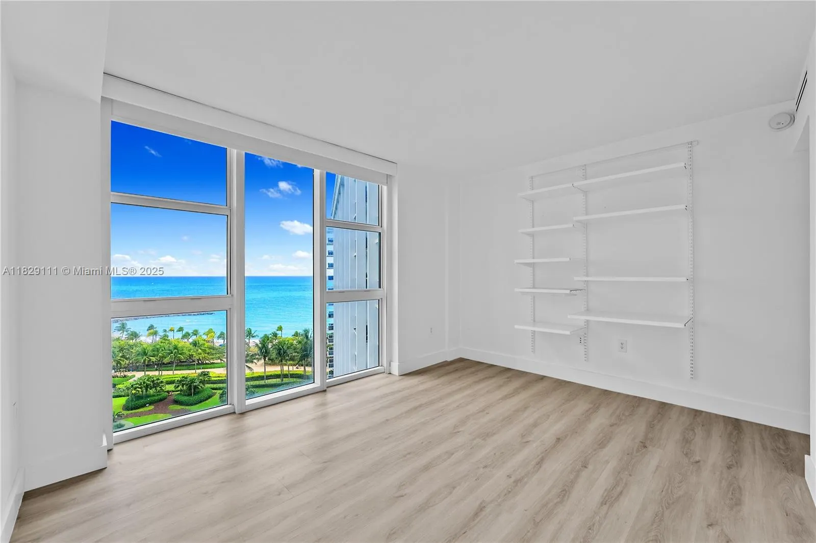 10275 Collins Ave, #1035