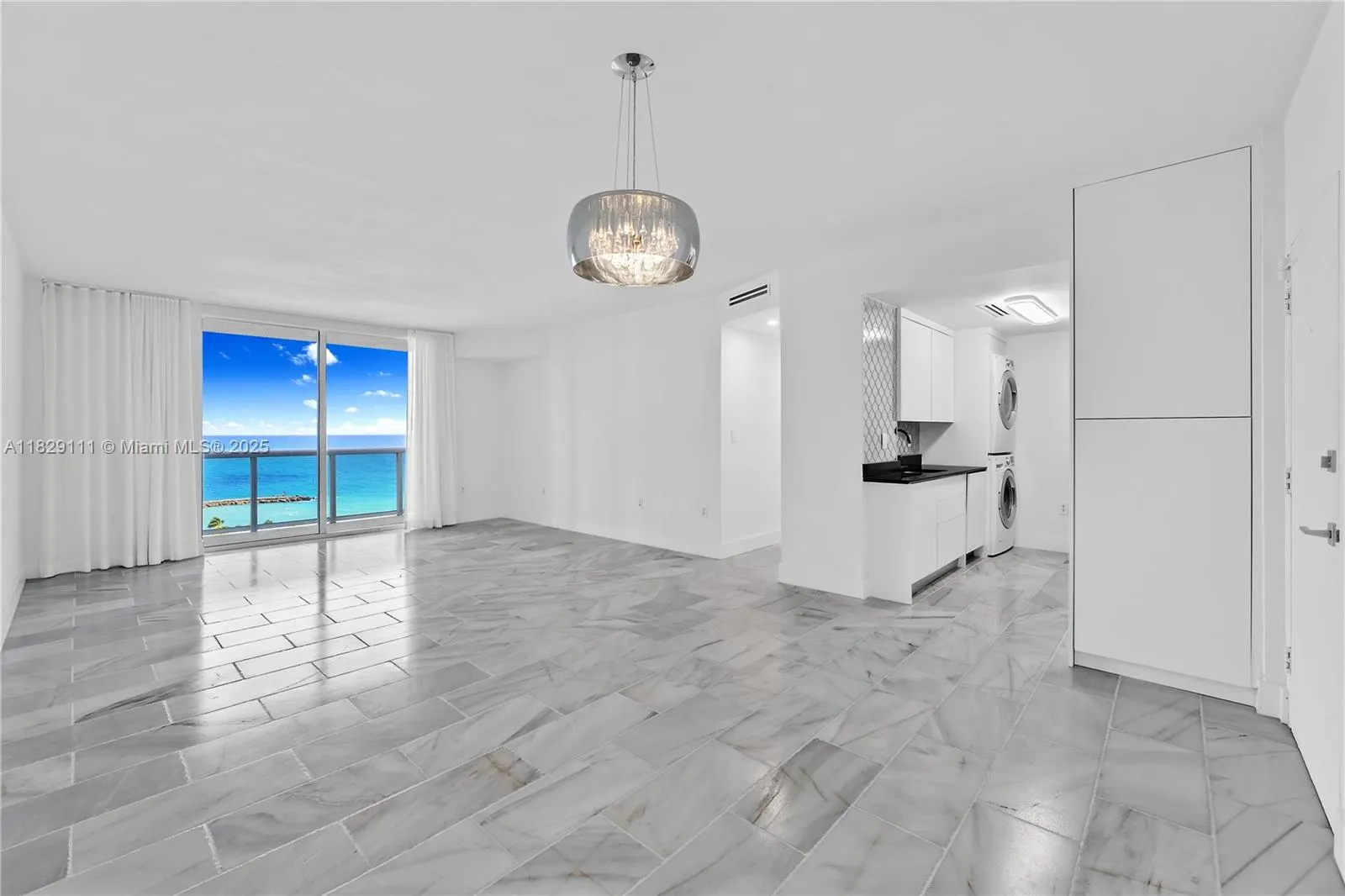 10275 Collins Ave, #1035